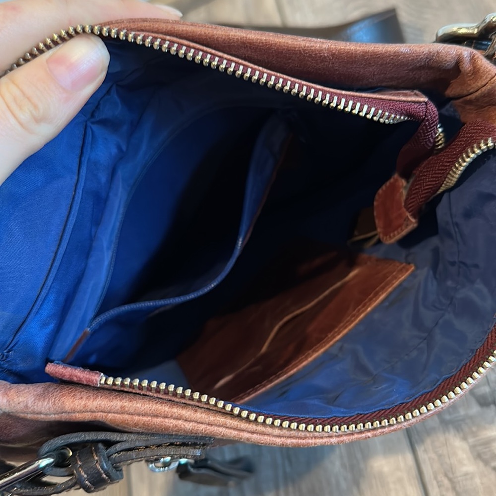 Tano Women’s Crossbody Leather Bag - Picture 5 of 7